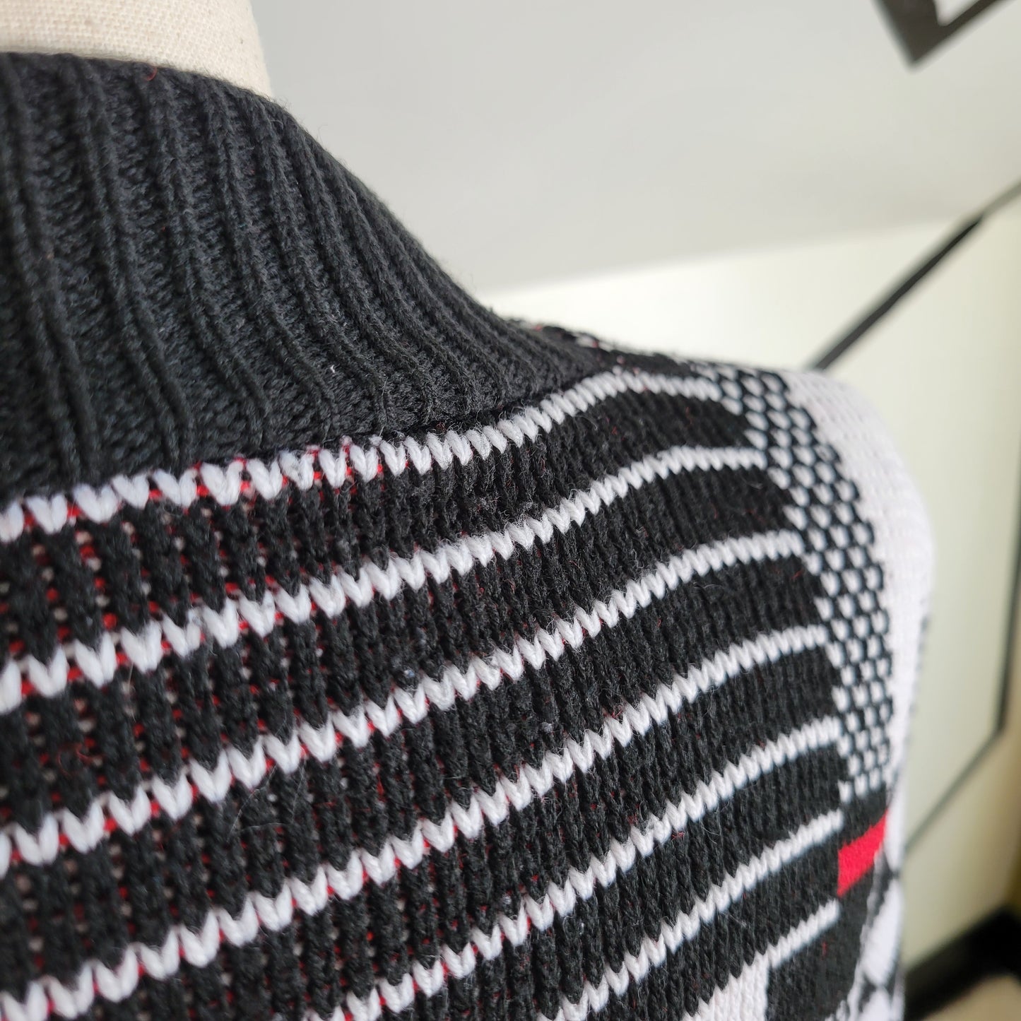 Vintage Hand Knit Checkered Sweater - small