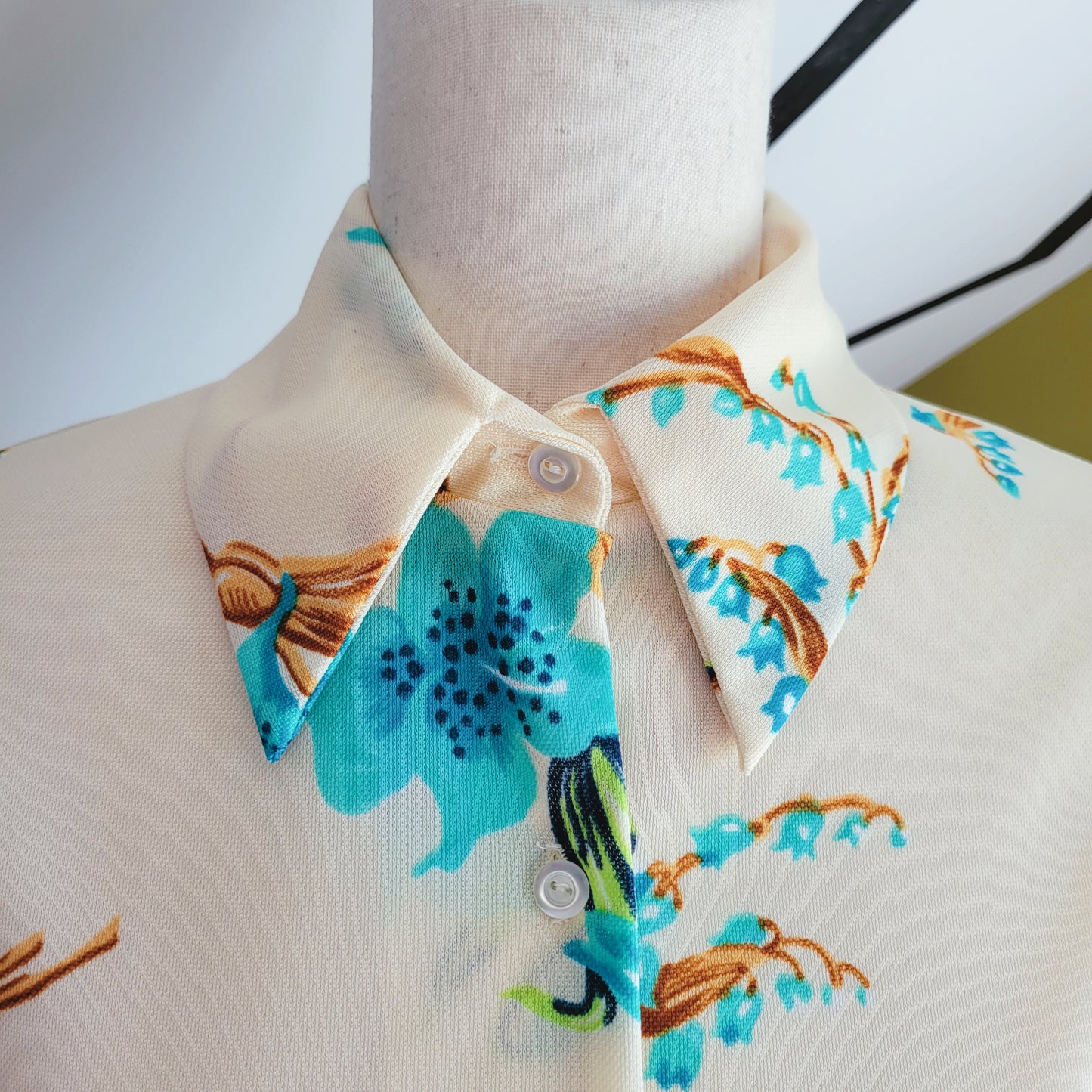 NPC Fashions Vintage 80s Bright Floral Top - medium