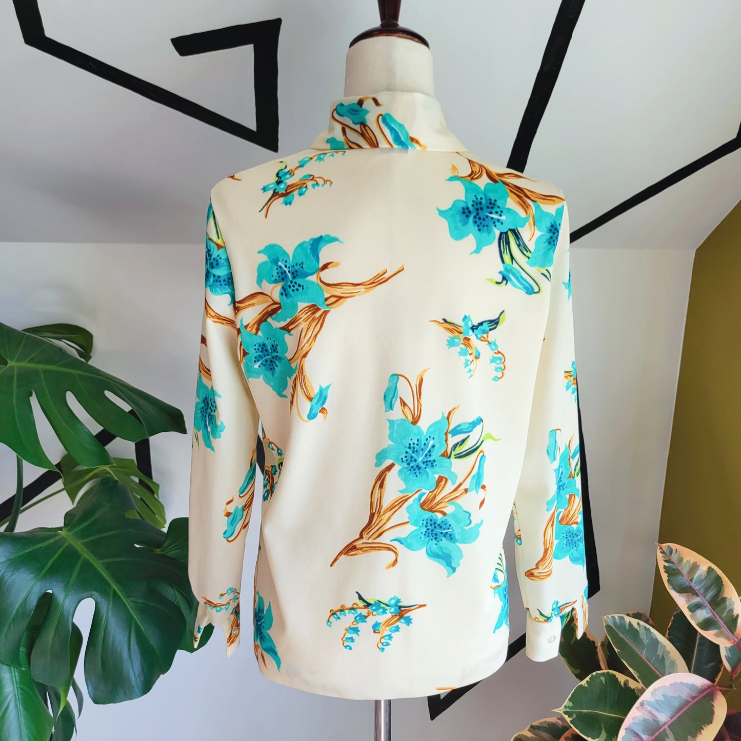 NPC Fashions Vintage 80s Bright Floral Top - medium