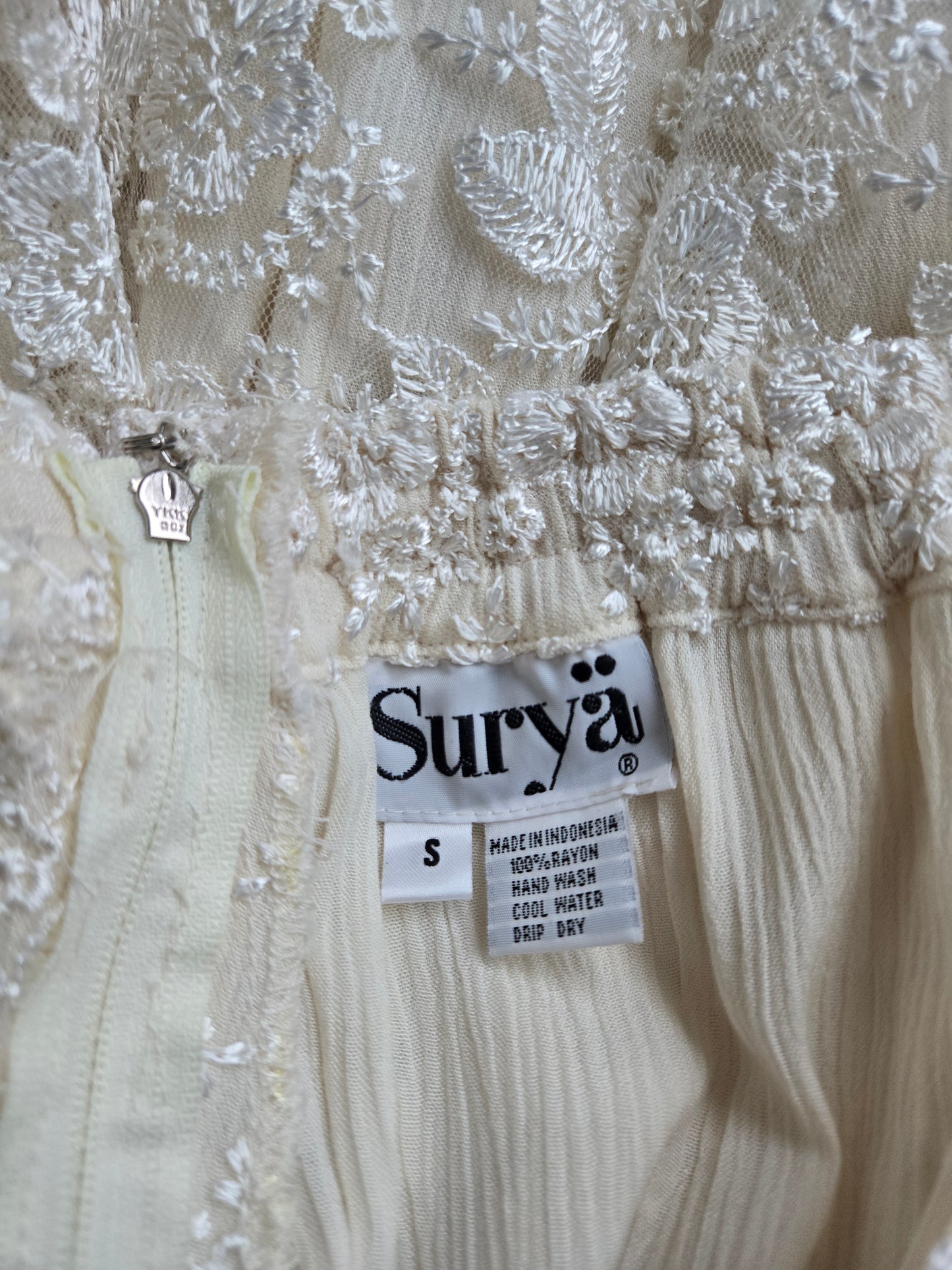 Surya Vintage White Lace Two Piece Pant Set - medium