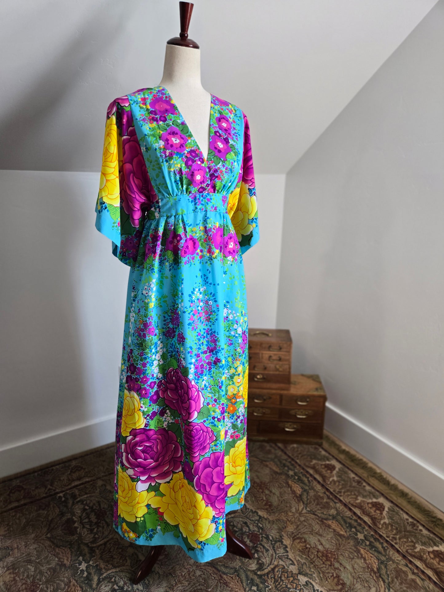 Hilo Hattie by Evelyn Margolis Vintage 70s Flower Power Dress - Small