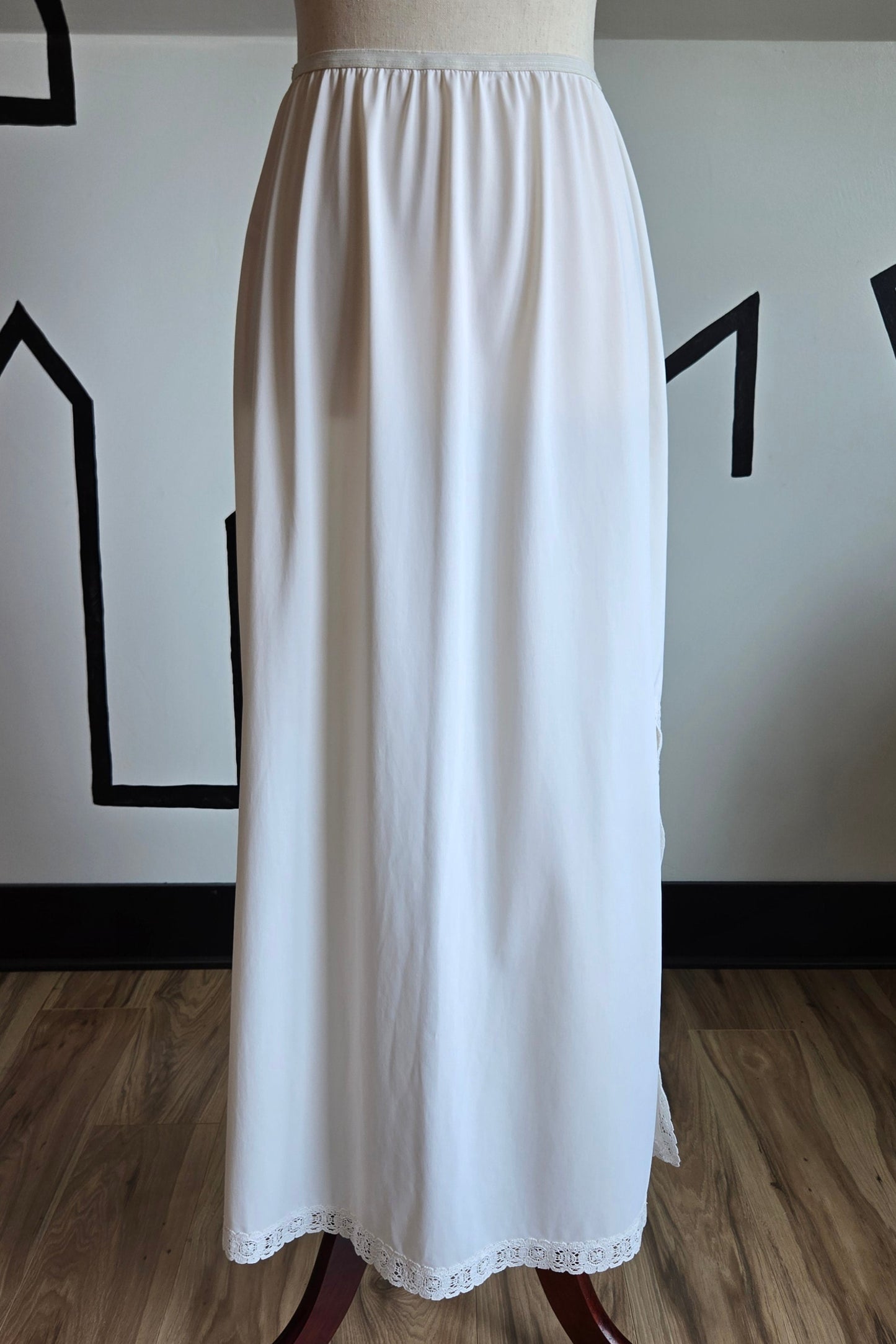 Shadowline Vintage White Long Slip Skirt with Lace Detail and Slit - medium/large