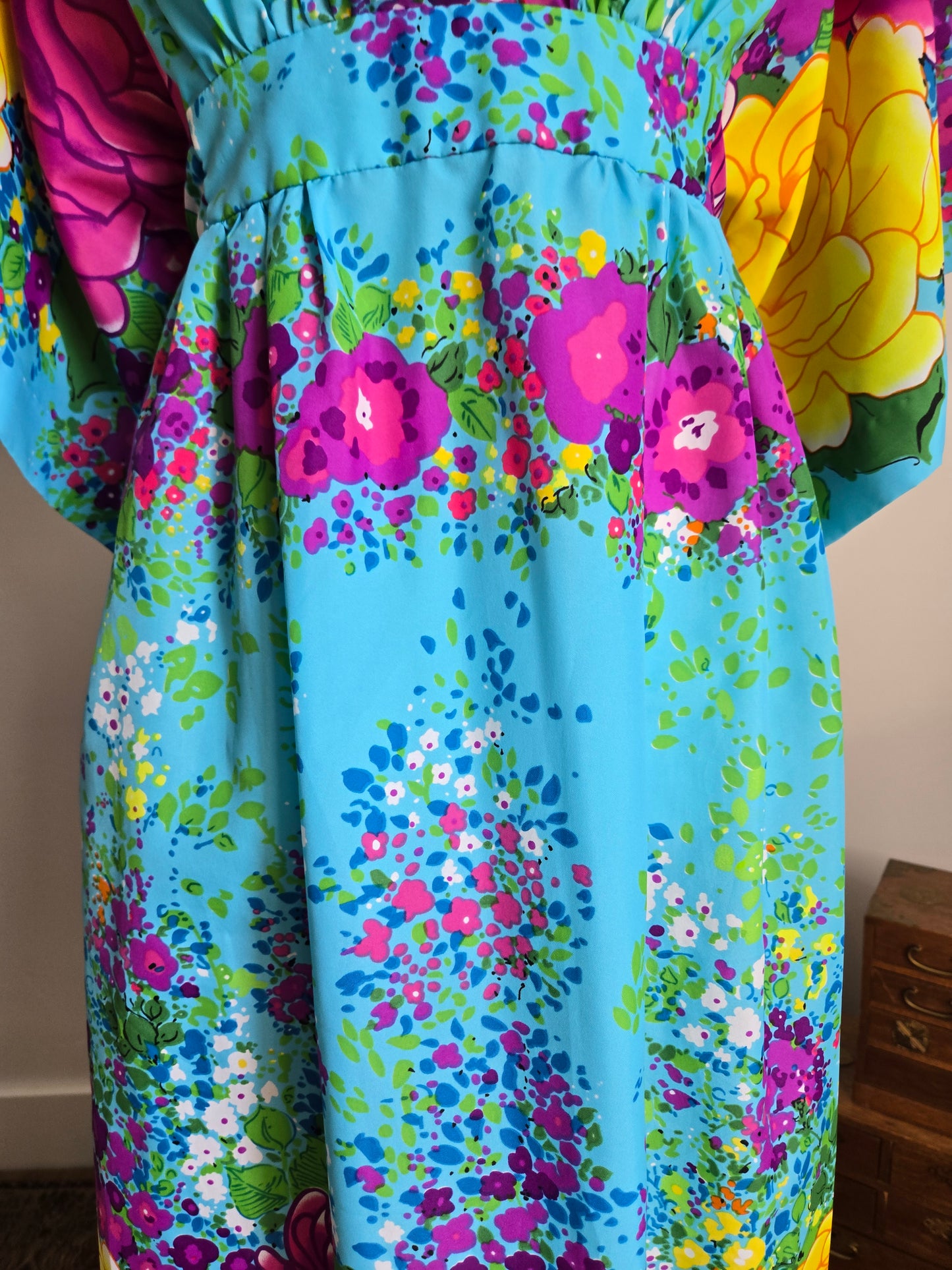 Hilo Hattie by Evelyn Margolis Vintage 70s Flower Power Dress - Small