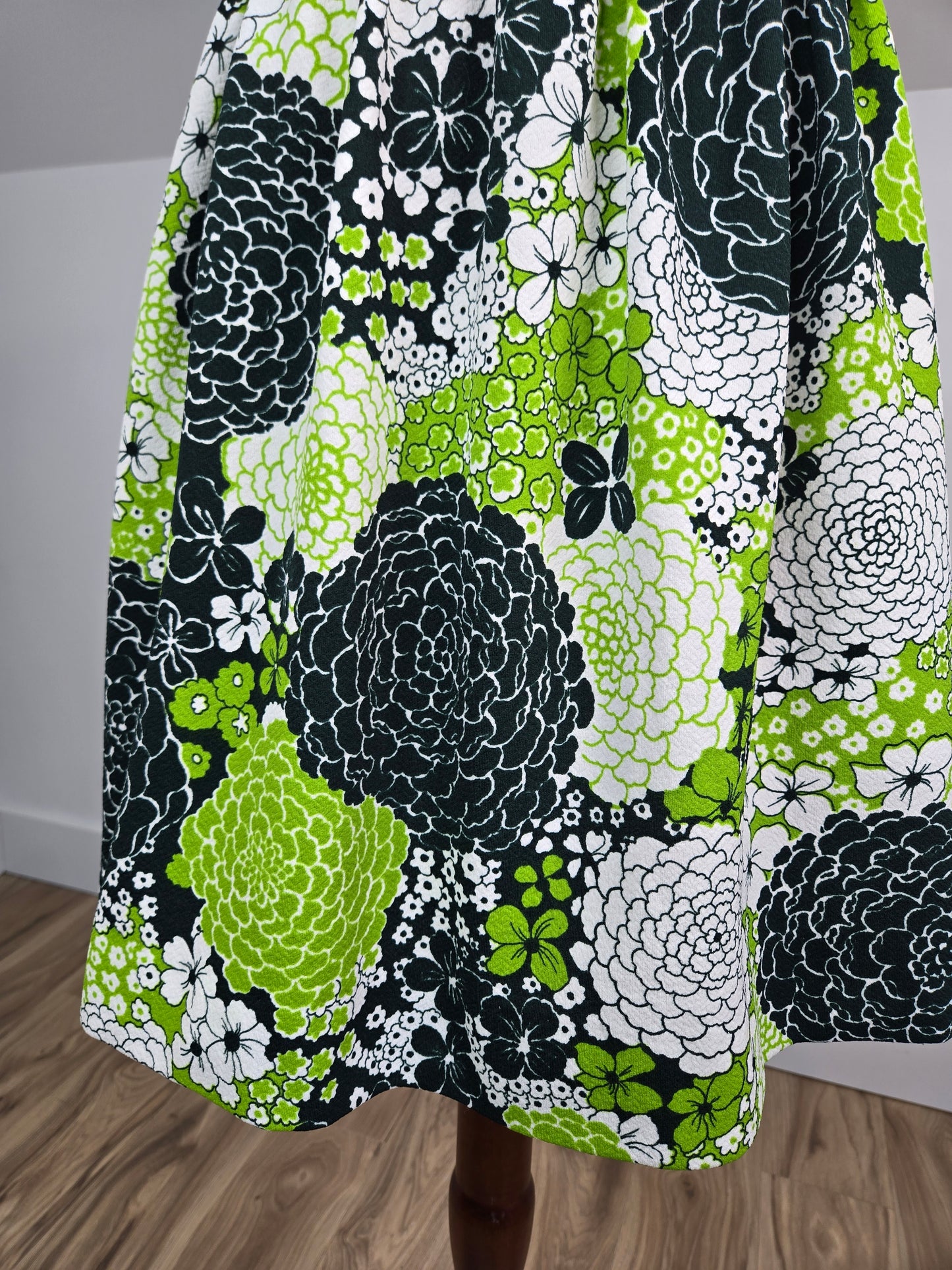 Barkcloth 1960s Green Dayglo Mini Dress with Puff Sleeve - small