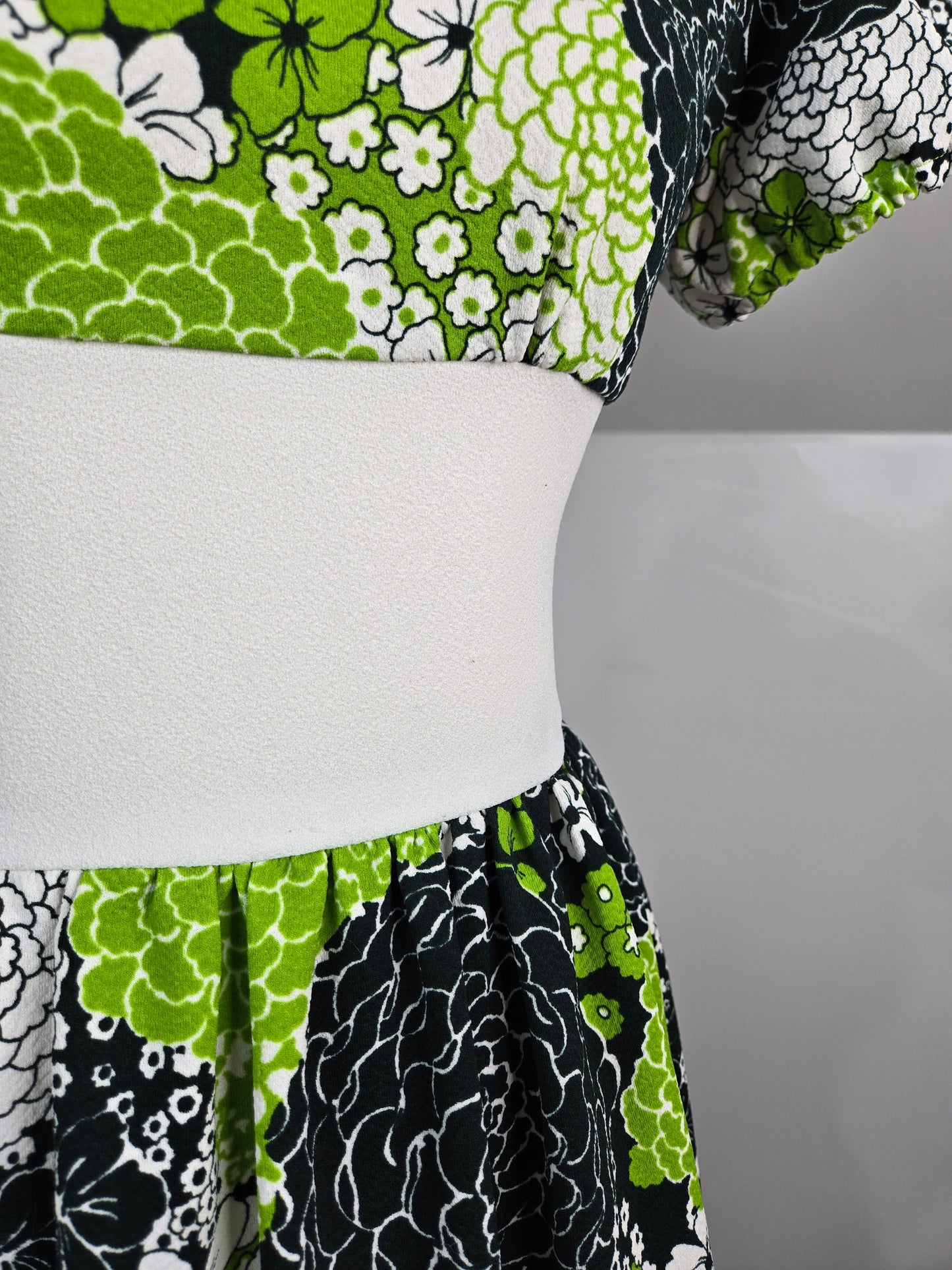 Barkcloth 1960s Green Dayglo Mini Dress with Puff Sleeve - small