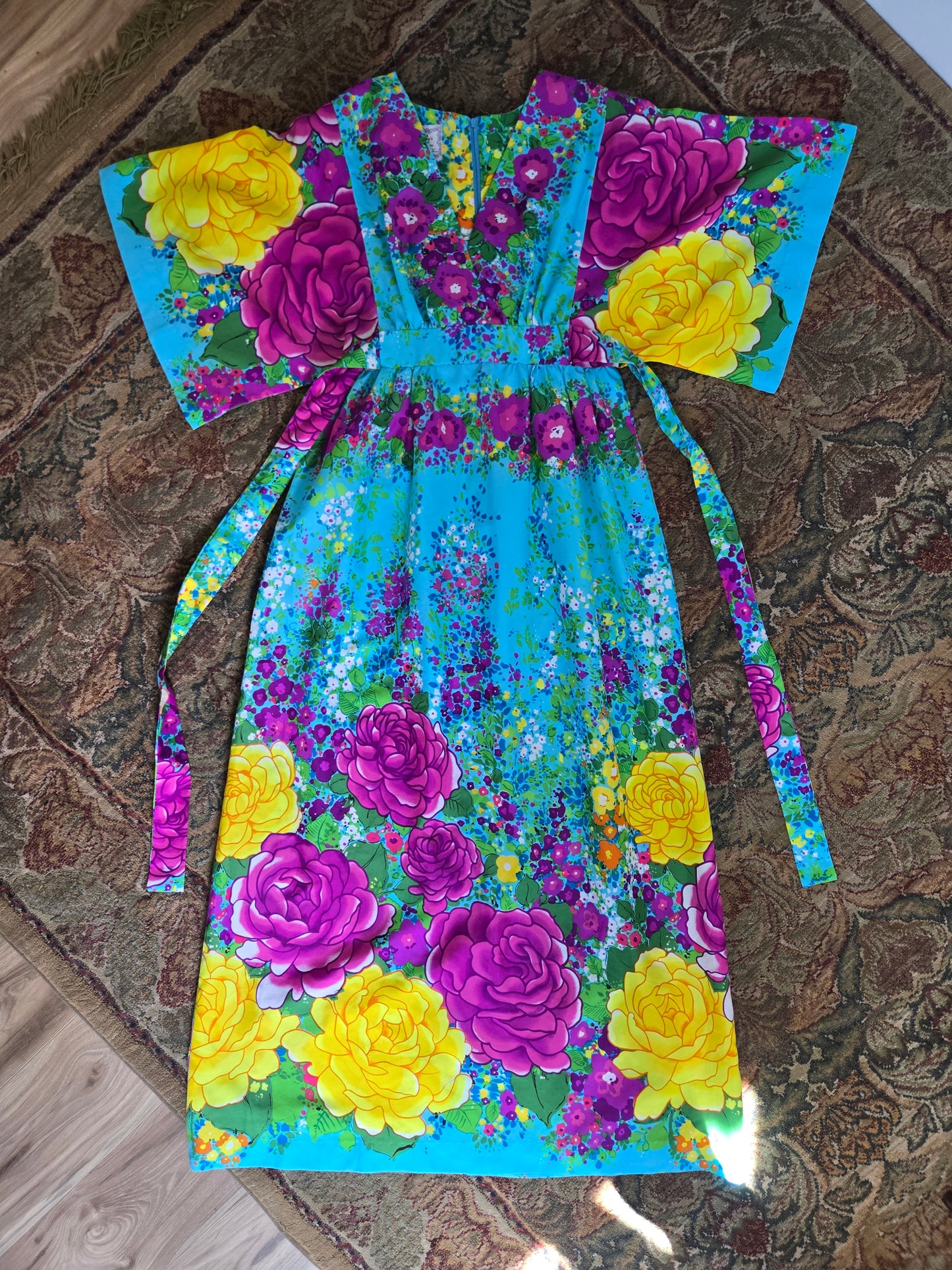 Hilo Hattie by Evelyn Margolis Vintage 70s Flower Power Dress - Small