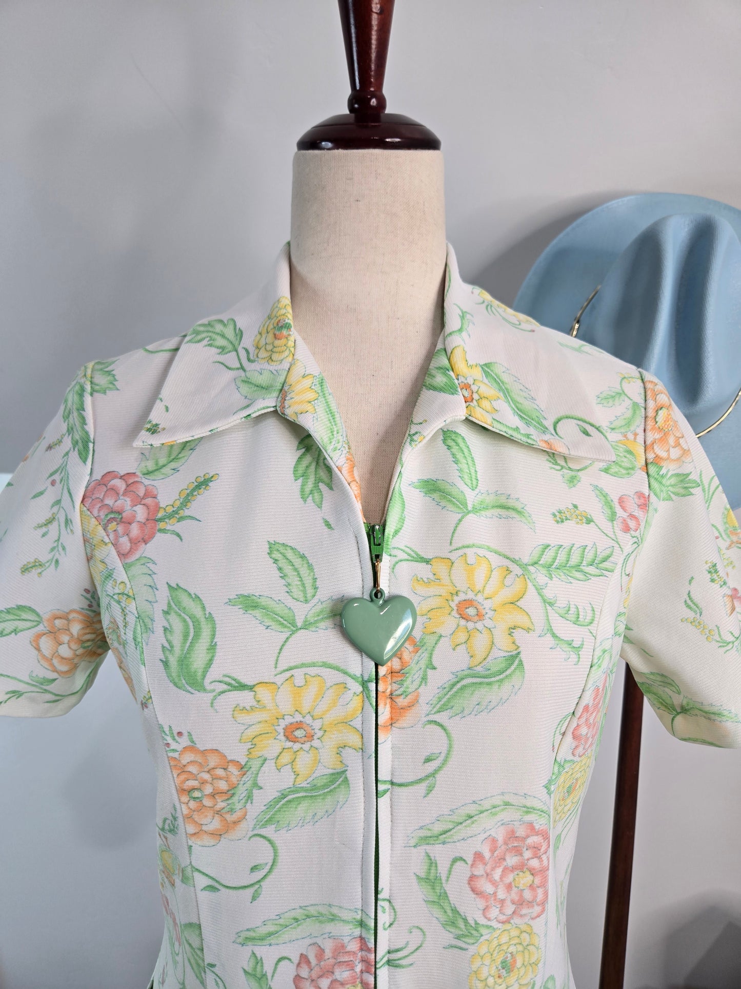 Vintage 60s Florals and Birds Housedress with Heart Zipper - small/medium