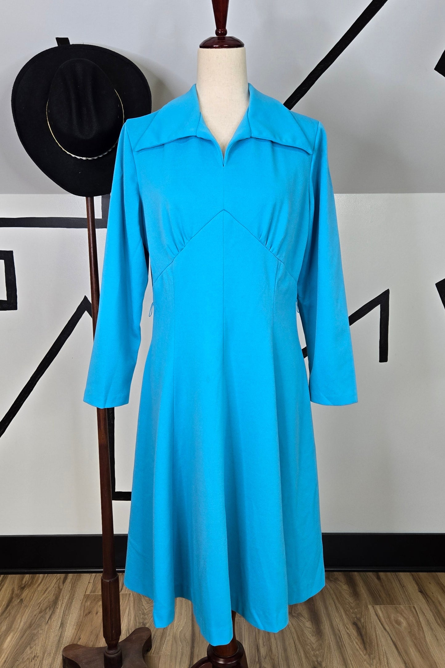 Joan Curtis 1970s Turquoise Collared Princess Shape Dress - Large/XL