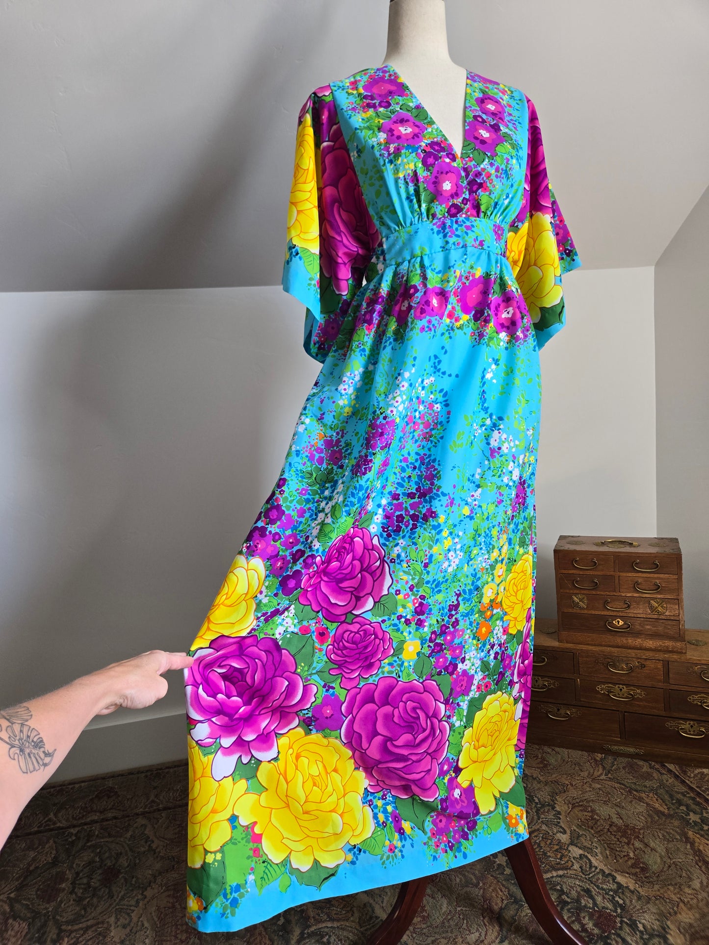 Hilo Hattie by Evelyn Margolis Vintage 70s Flower Power Dress - Small