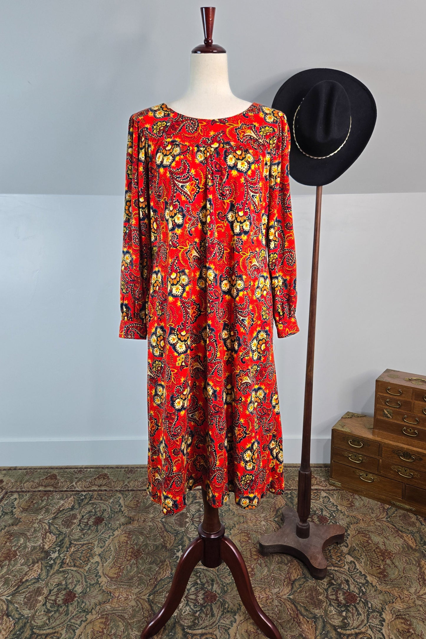 Vintage 70s Lightweight Acrylic Barkcloth Dress - medium