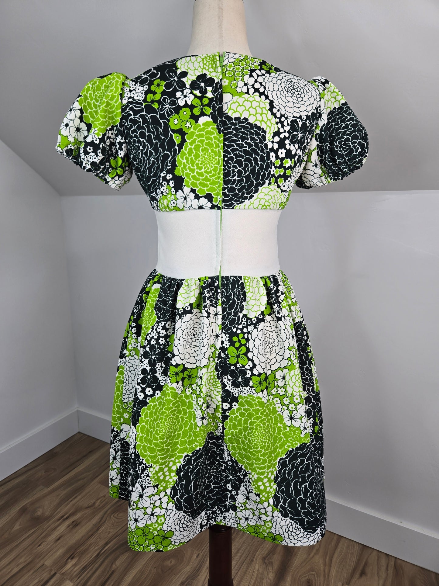 Barkcloth 1960s Green Dayglo Mini Dress with Puff Sleeve - small