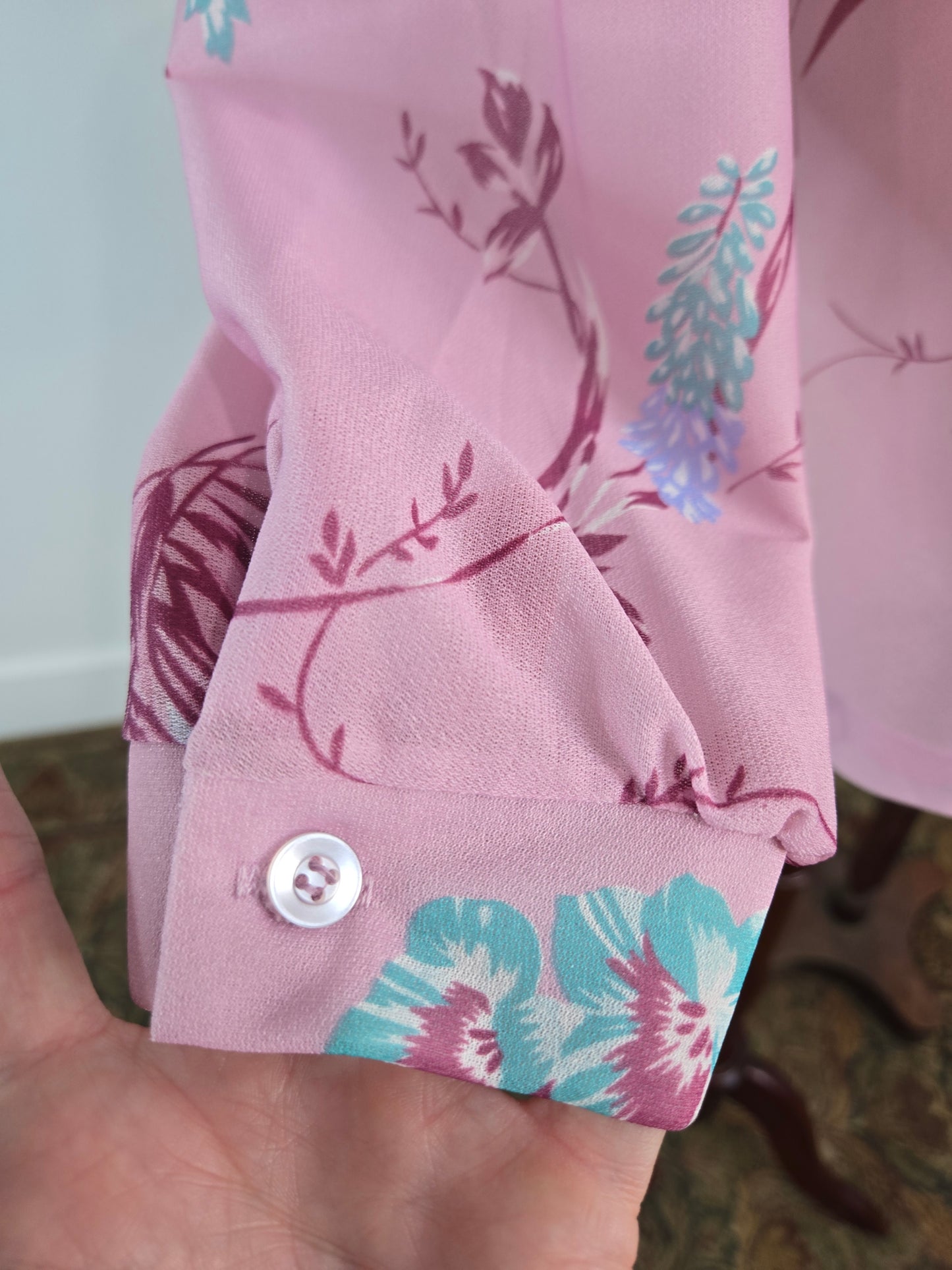 Alfred Dunner 70s Pink Floral Top with Neck Bow - medium/large