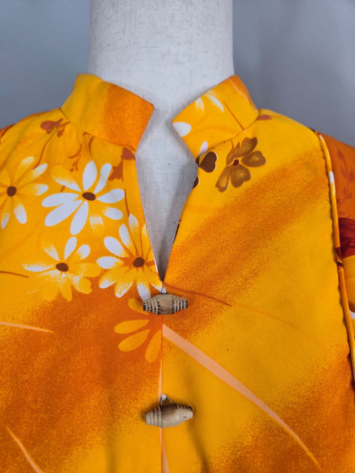 Moko Hawaii 1960s Vintage Orange Floral Dress - small/medium