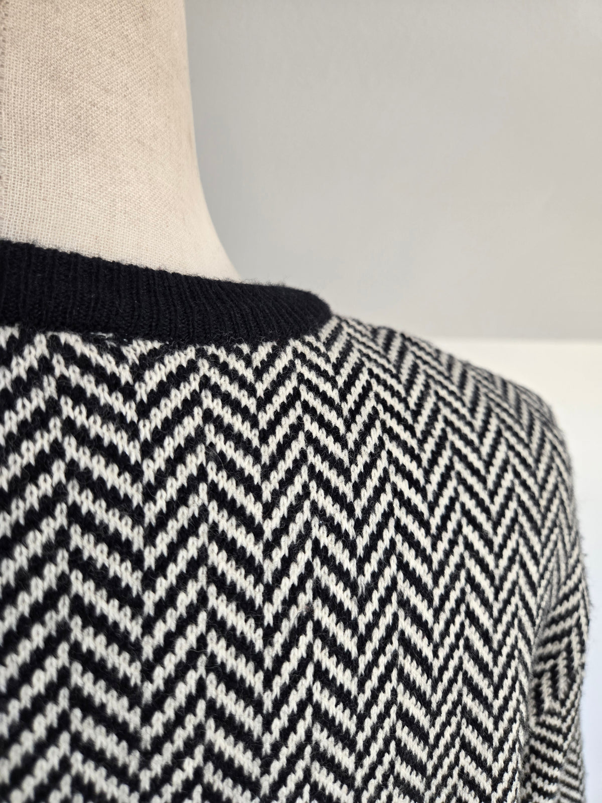 Vintage Liz Claiborne Cropped Lambswool Cardigan - Medium