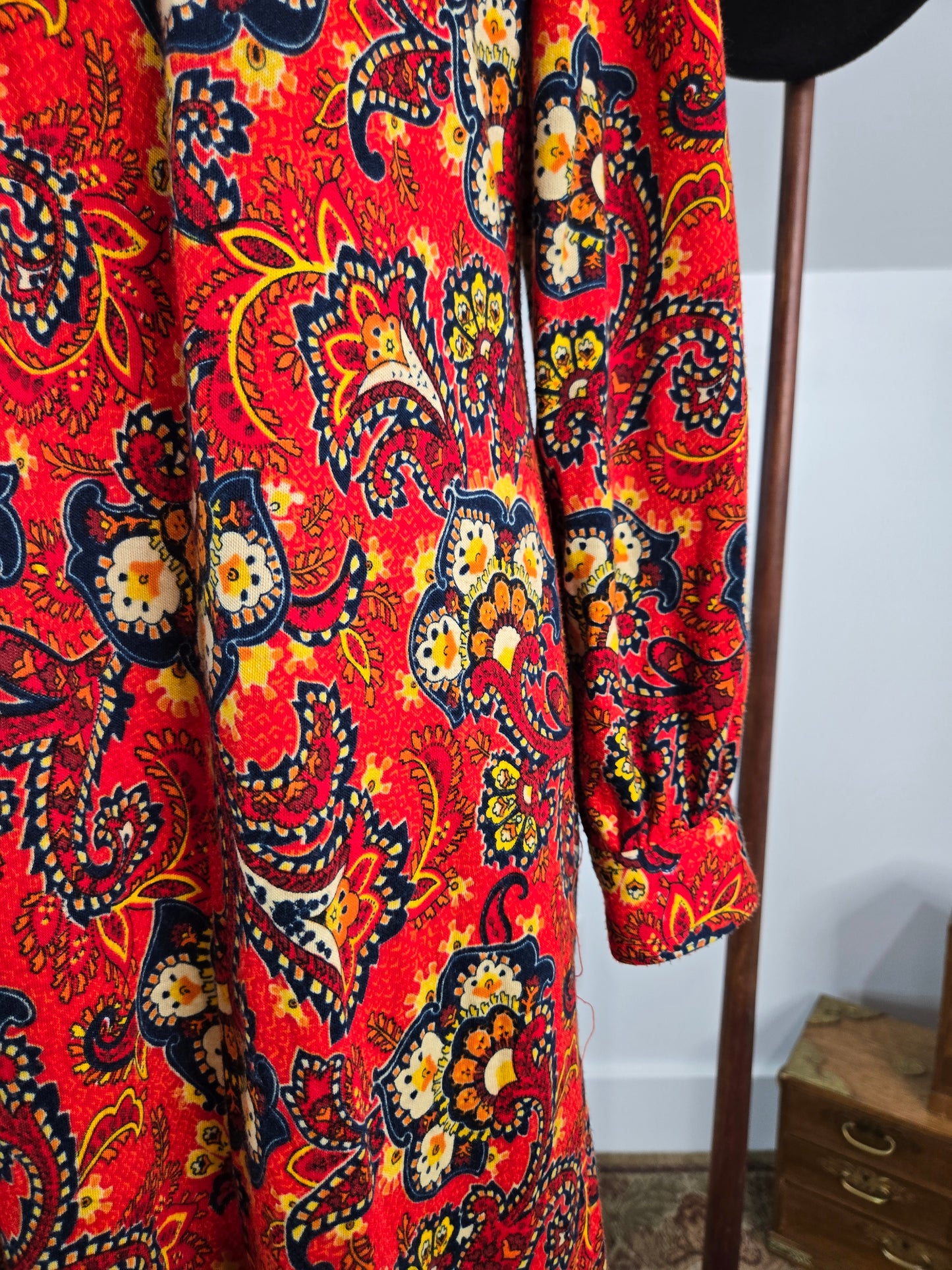 Vintage 70s Lightweight Acrylic Barkcloth Dress - medium