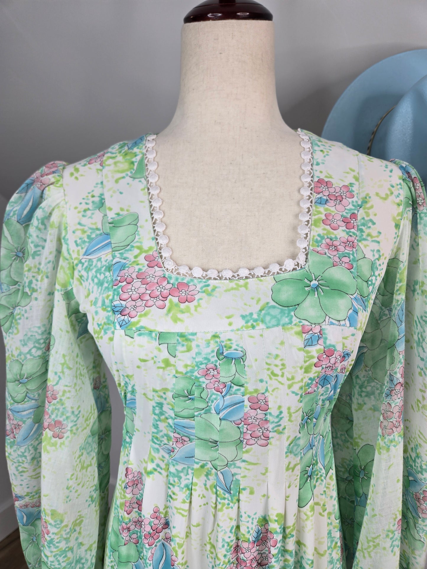 Vintage Mint Green Floral Gypsy Sleeve Dress - Small