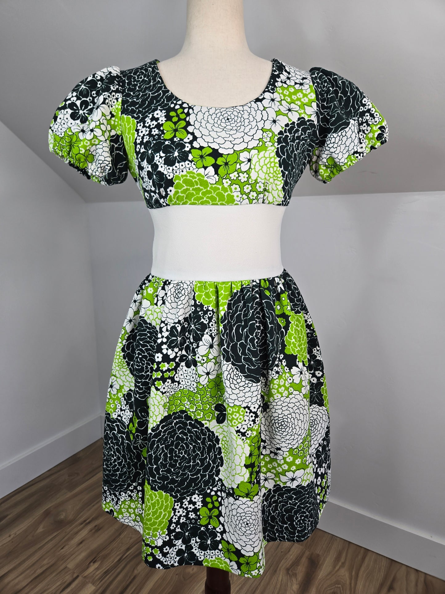 Barkcloth 1960s Green Dayglo Mini Dress with Puff Sleeve - small