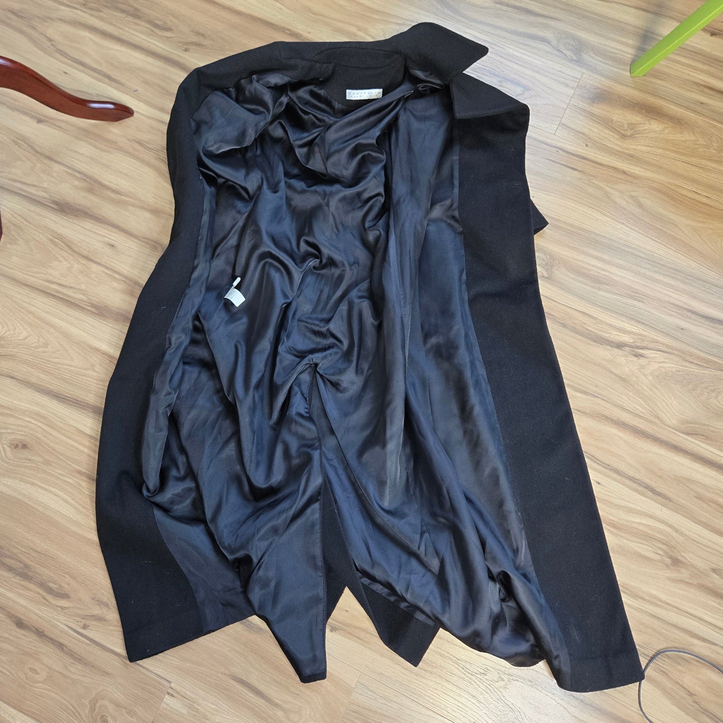 Perry Ellis Vintage Black Merino Wool Long Peacoat - size 8