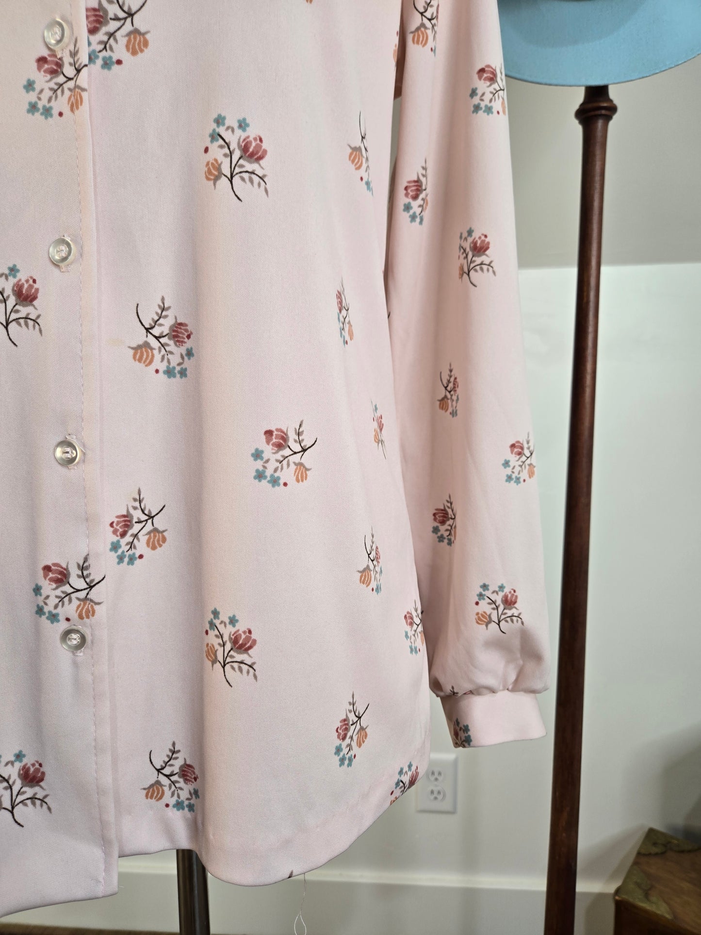 Ecco Bay Vintage 70s Pink Whimsy Floral Top - medium