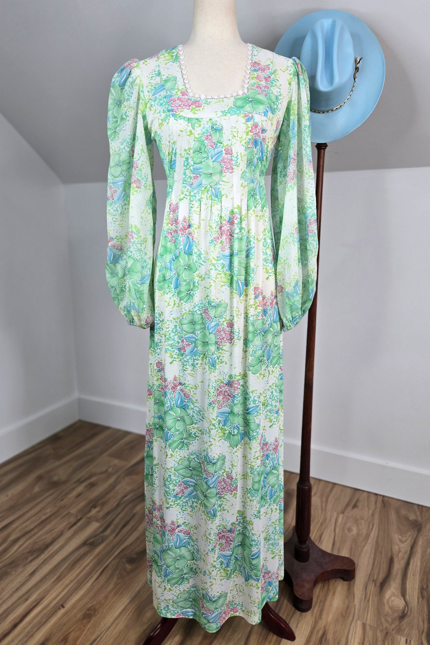 Vintage Mint Green Floral Gypsy Sleeve Dress - Small