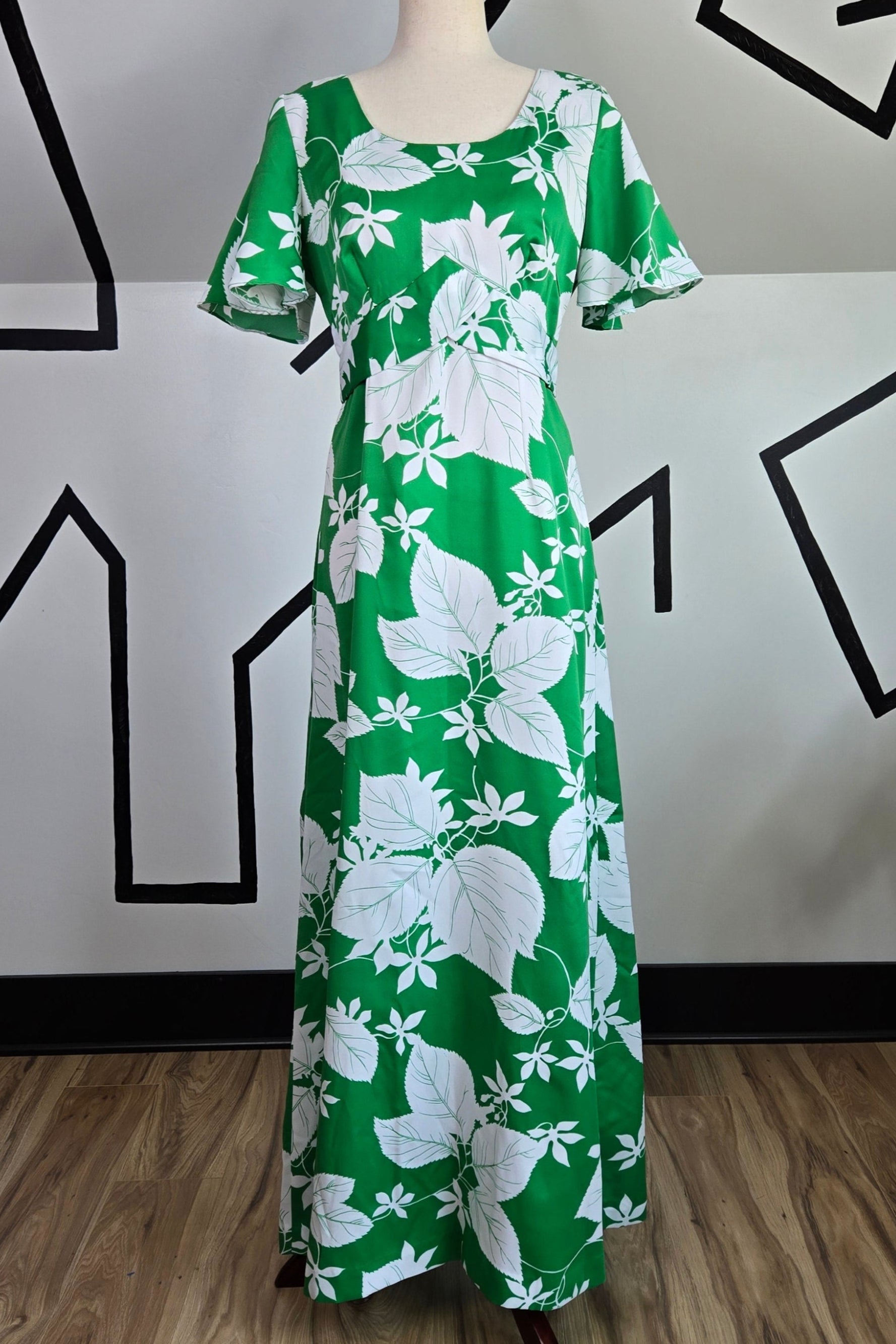 Hawaii Nei Honolulu Vintage 1960s Green and White Maxi Dress Valley Made Studio LLC Hawaii Nei Honolulu Vintage 1960s Green and White Maxi Dress Valley Made Studio LLC