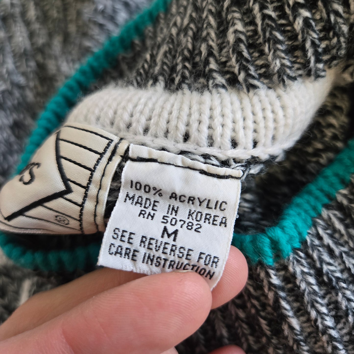 Nuggets Vintage 80s Pacman Knit Sweater made in Korea - medium