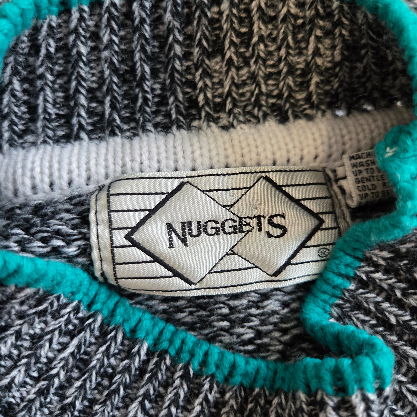 Nuggets Vintage 80s Pacman Knit Sweater made in Korea - medium