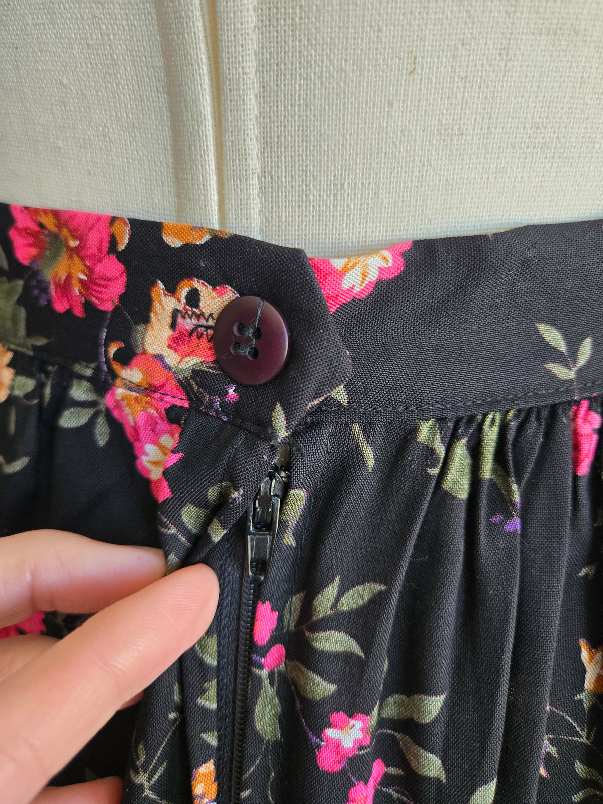 Vintage Worthington Rayon Floral Midi Skirt - W26