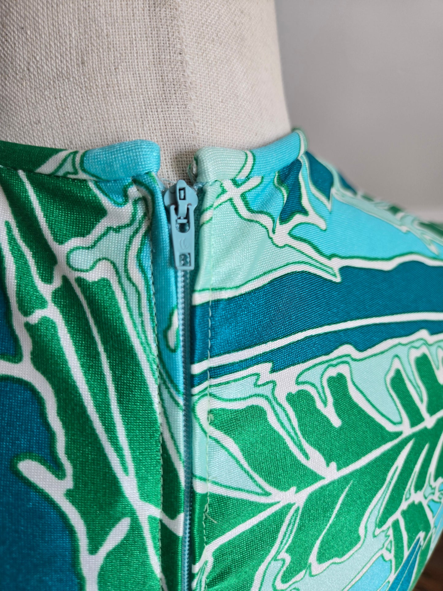 Rona California Vintage 70s Blue/Green Psychedelic Dress - medium