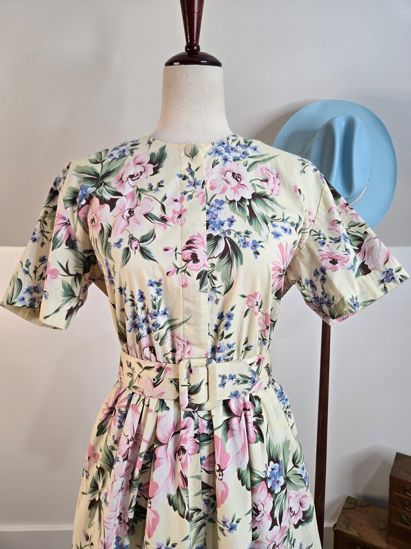 All Week Long 80s Cotton Floral Dress - medium