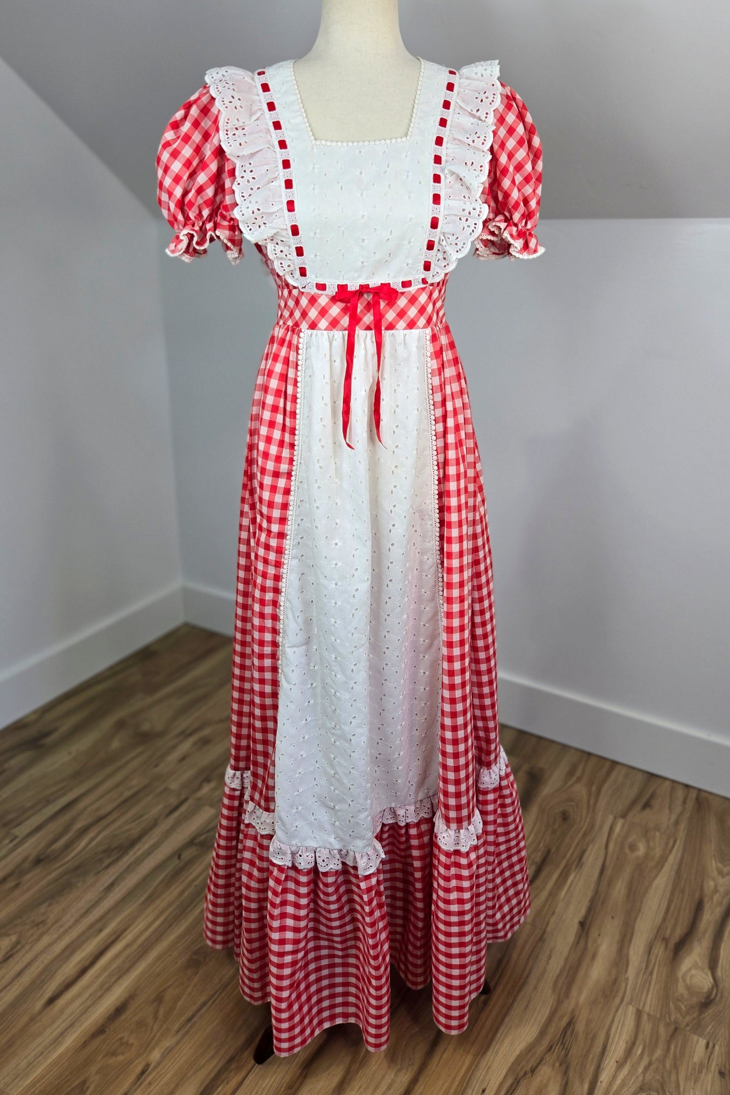 Vintage 60s Prairecore Red Gingham Dress with Eyelet Lace - small/medium