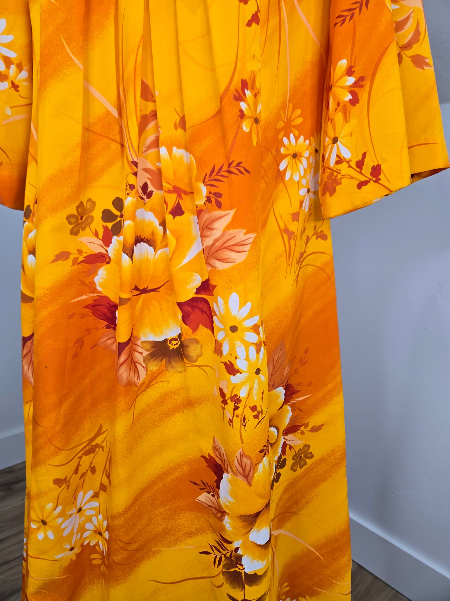 Moko Hawaii 1960s Vintage Orange Floral Dress - small/medium