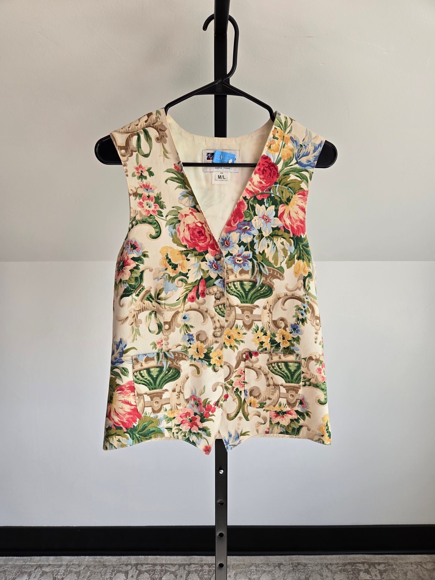 E Claire Vintage Cotton Floral Vest in Ivory - S/M