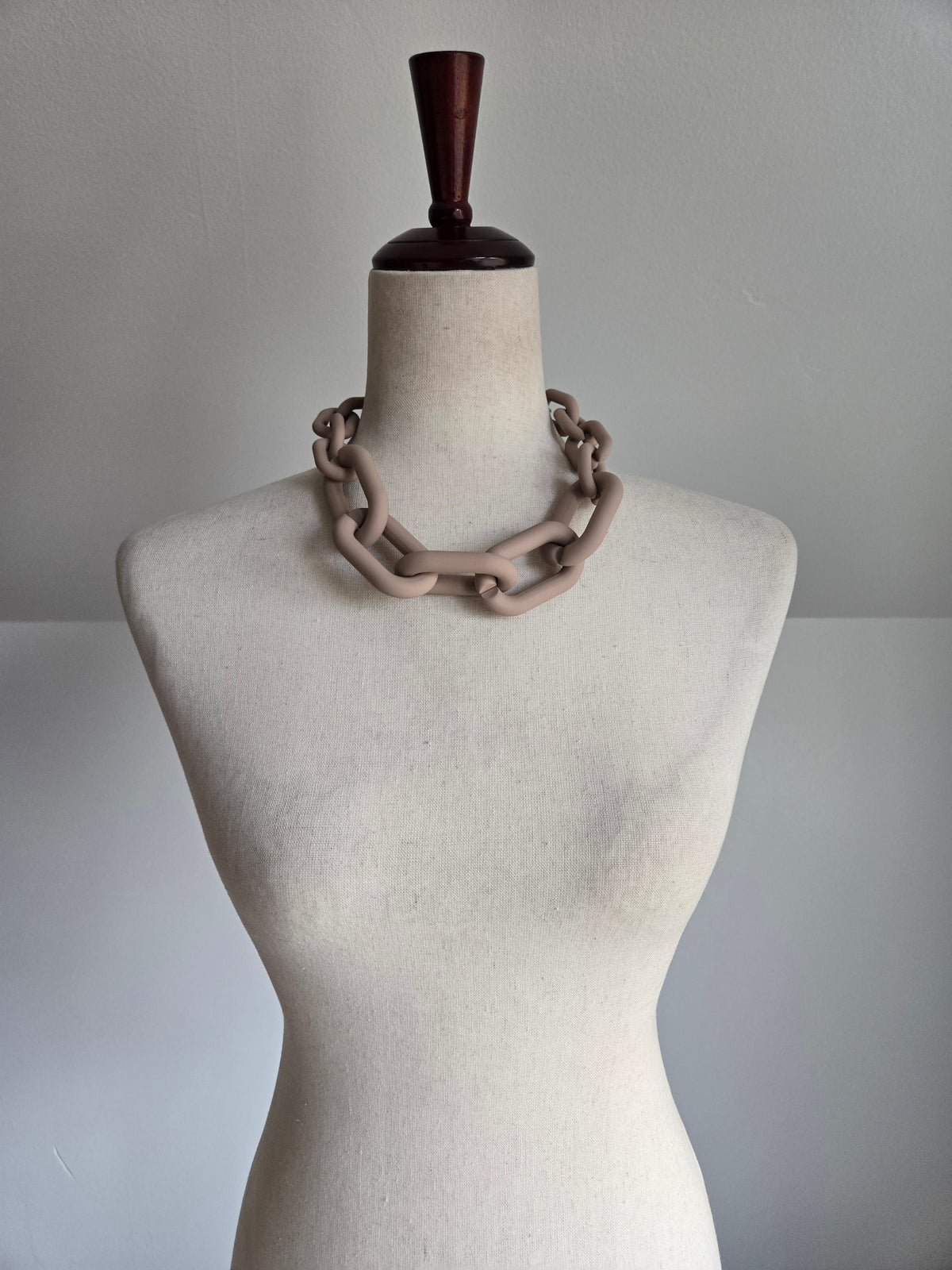 Chunky Neutral Oversize Chain Link Necklace