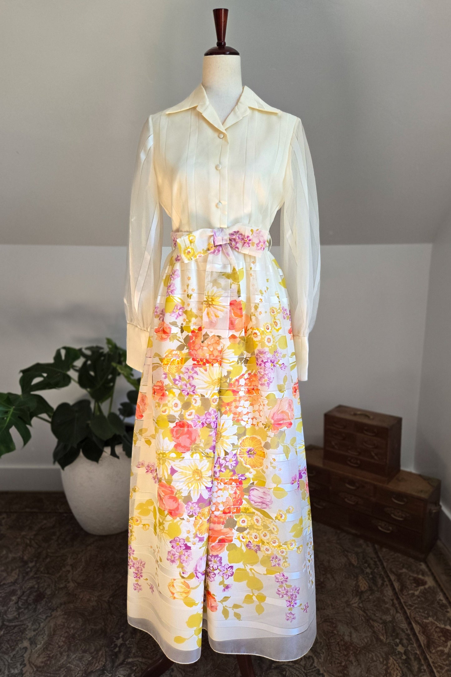 Lorrie Deb San Fransisco Vintage 1970s Hostess Dress - small