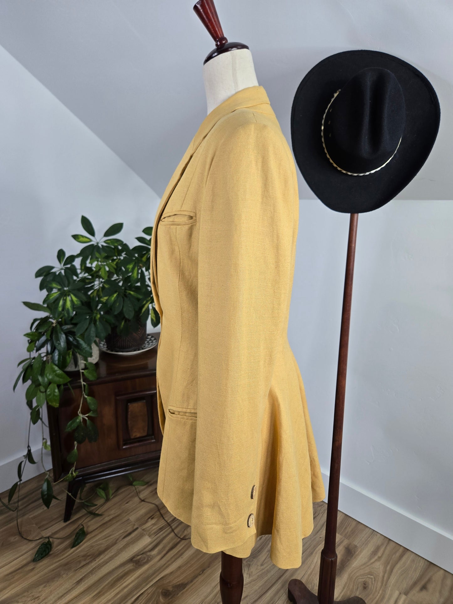 Moschery Vintage Mustard Yellow Linen Peplum Back Blazer - medium