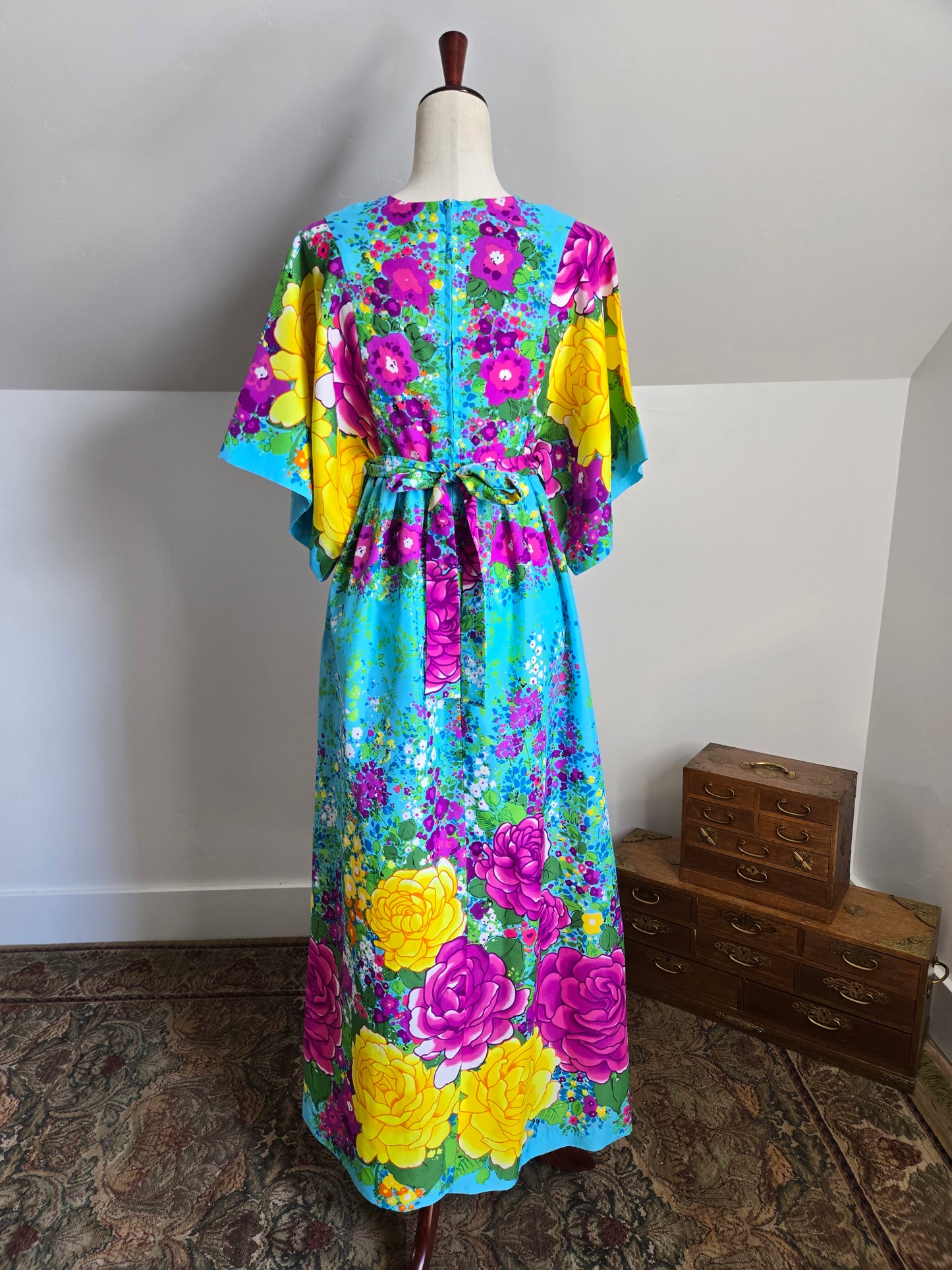 Hilo Hattie by Evelyn Margolis Vintage 70s Flower Power Dress - Small