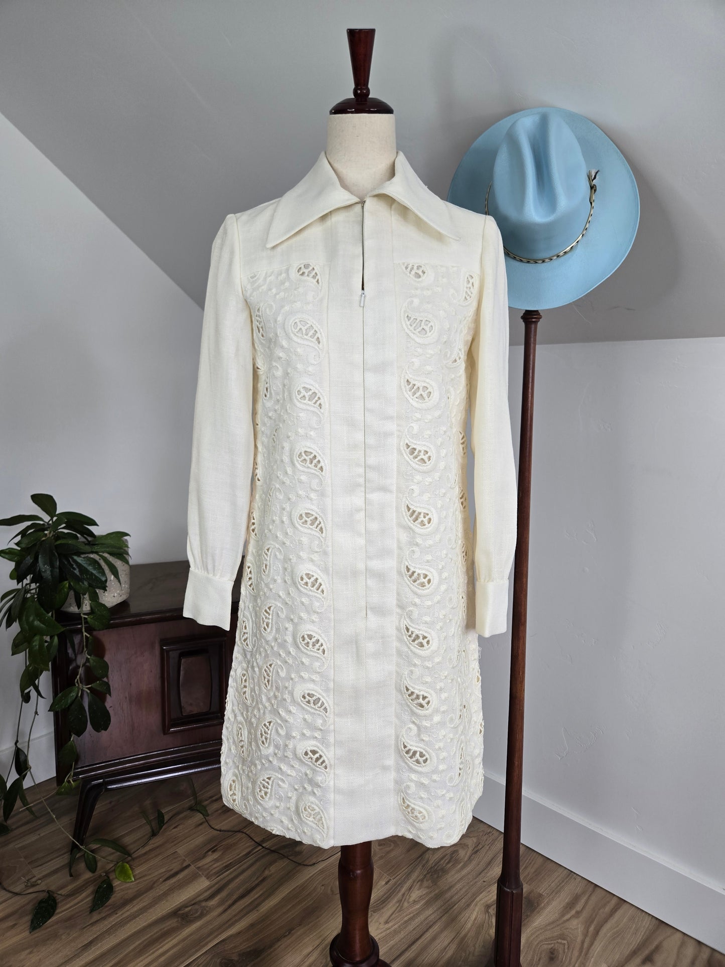 Danika Vintage 1950s Ivory Woven Paisley Dress - Small