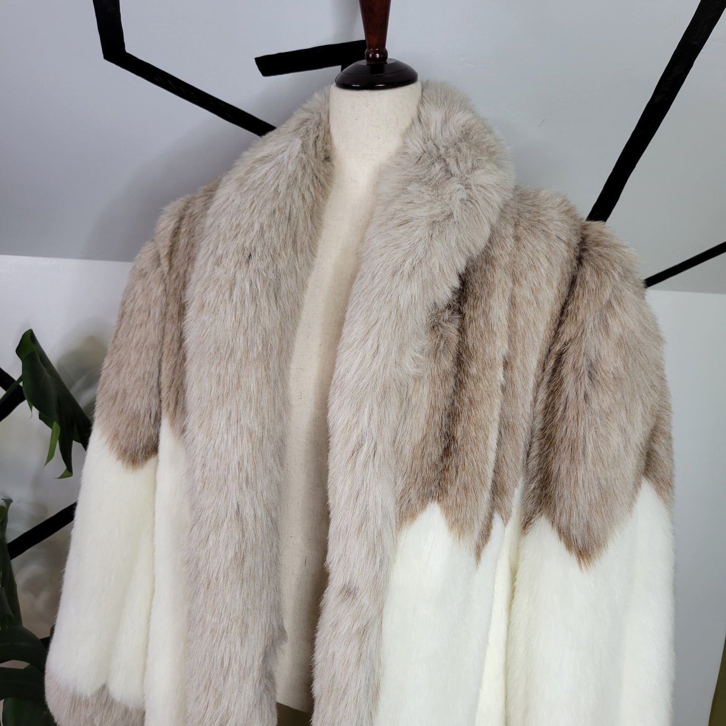 Saxton Hall 70s Vintage Faux Fur Long Coat - XL