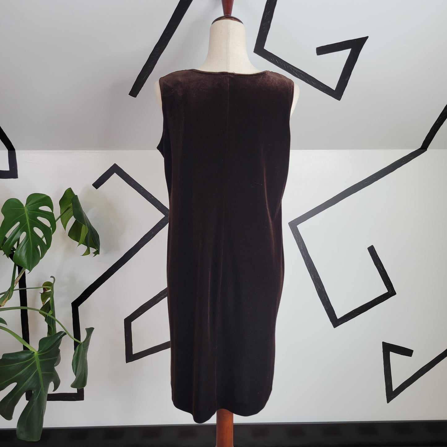 R&M Richards Vintage Brown Velvet Dress - size 12