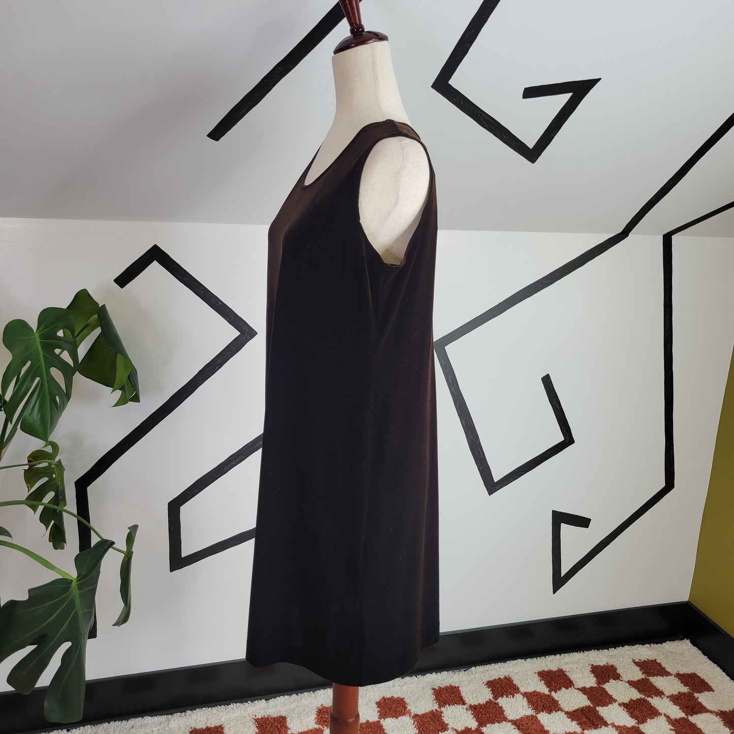 R&M Richards Vintage Brown Velvet Dress - size 12