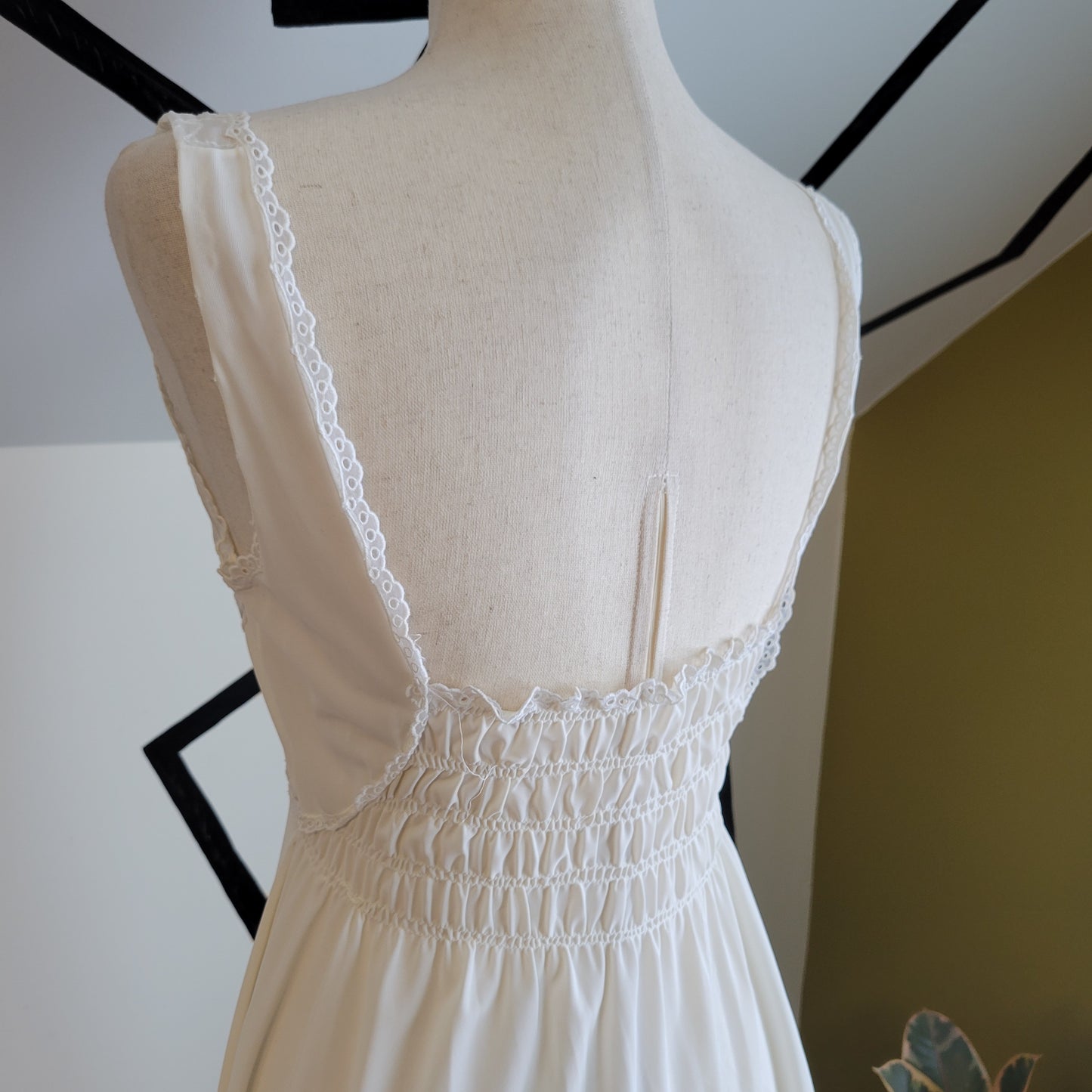 Italian Confezioni SEBA Vintage Ivory Lace Night Gown - XS
