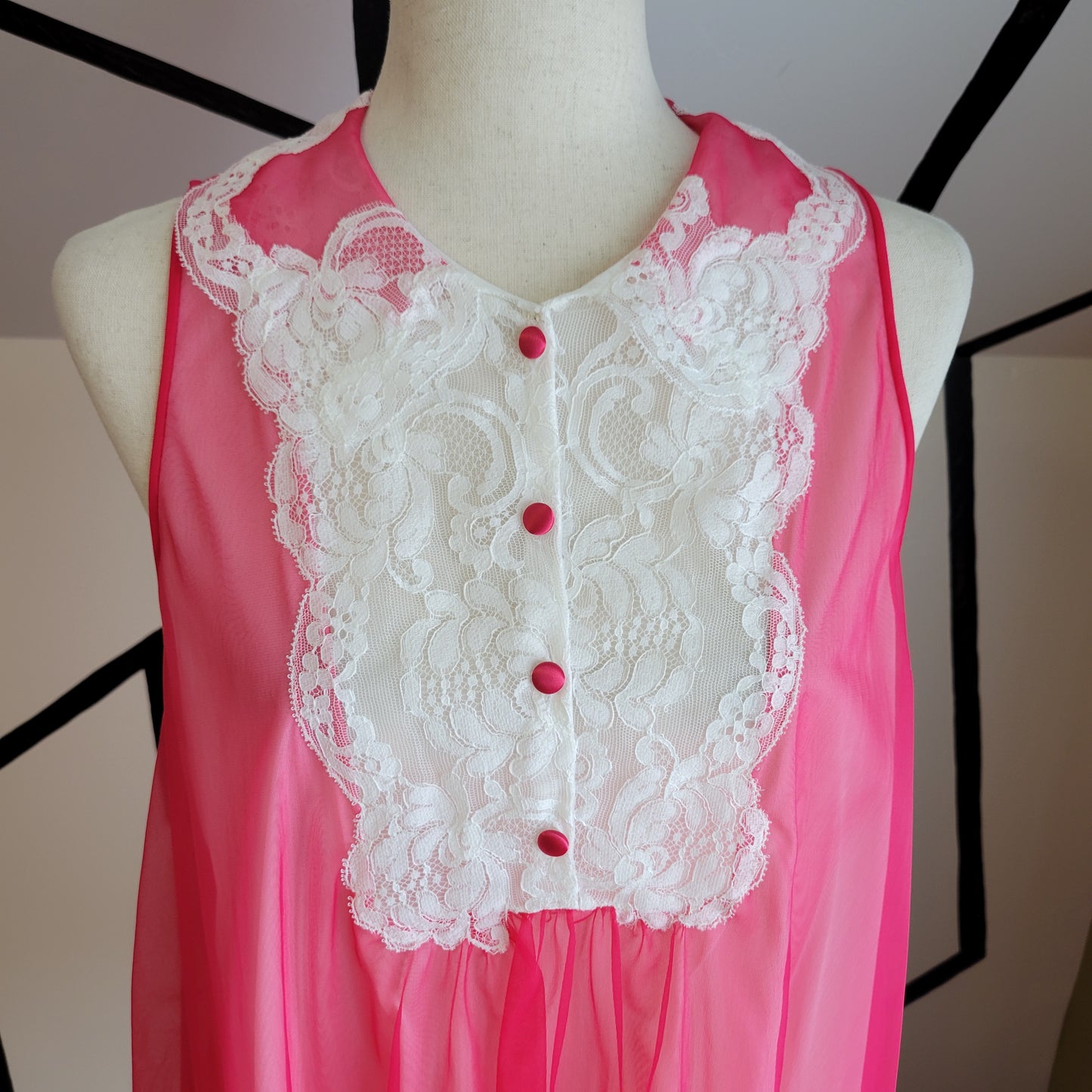 Kayser Vintage 60s Fuchsia Pink and Lace Babydoll Peignoir - Large