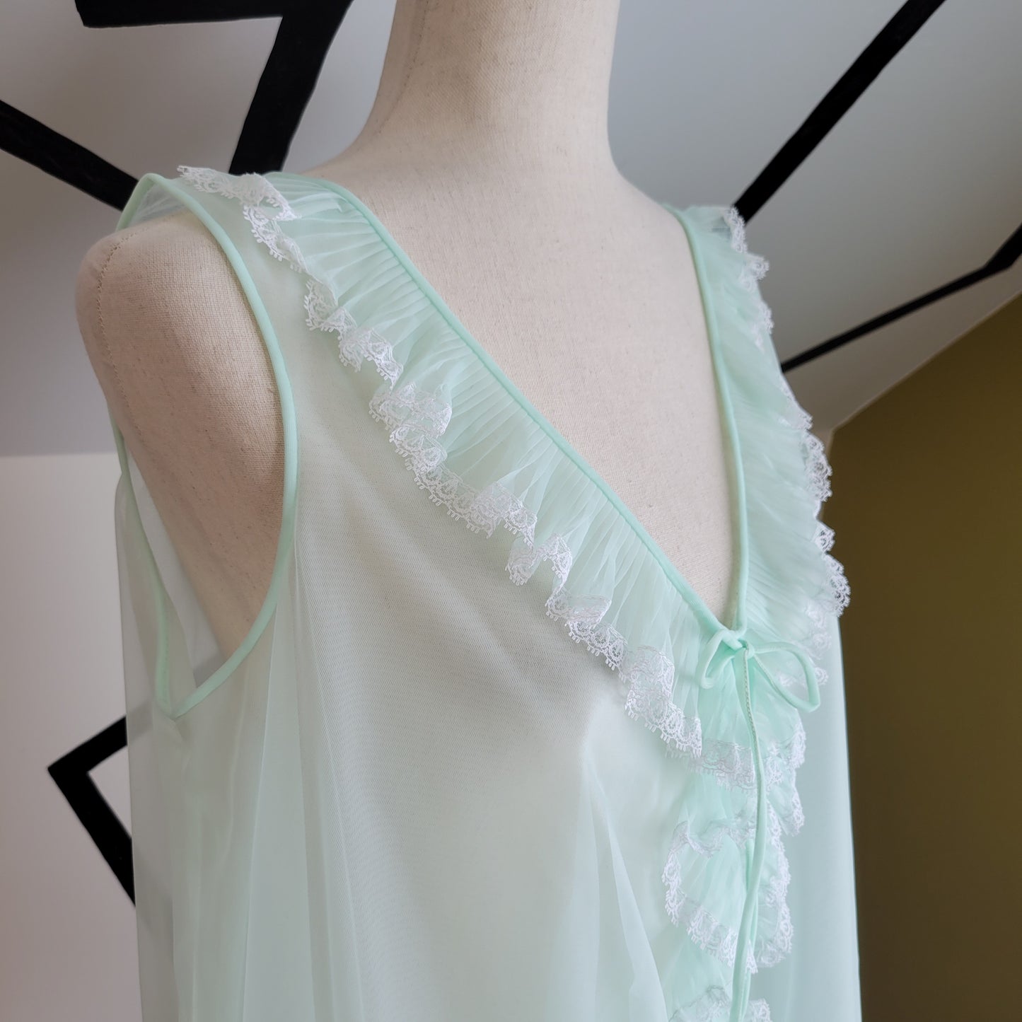 Vintage 60s Mint Double Layer Nylon Babydoll Peignoir - large