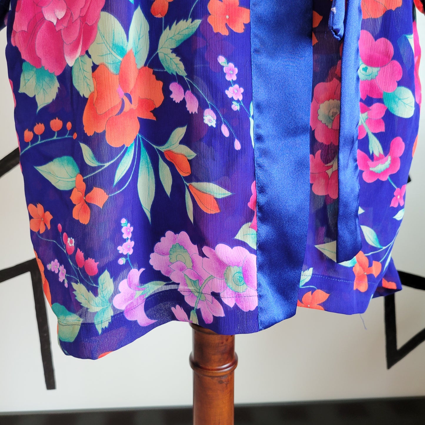 Victoria Secret Vintage Gold Label Navy Floral Robe - up to Large