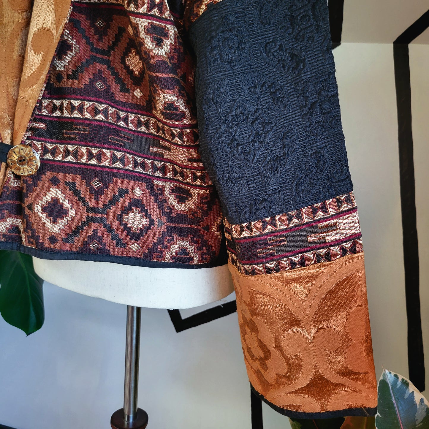 Flashback Vintage Cropped Tapestry Jacket - large