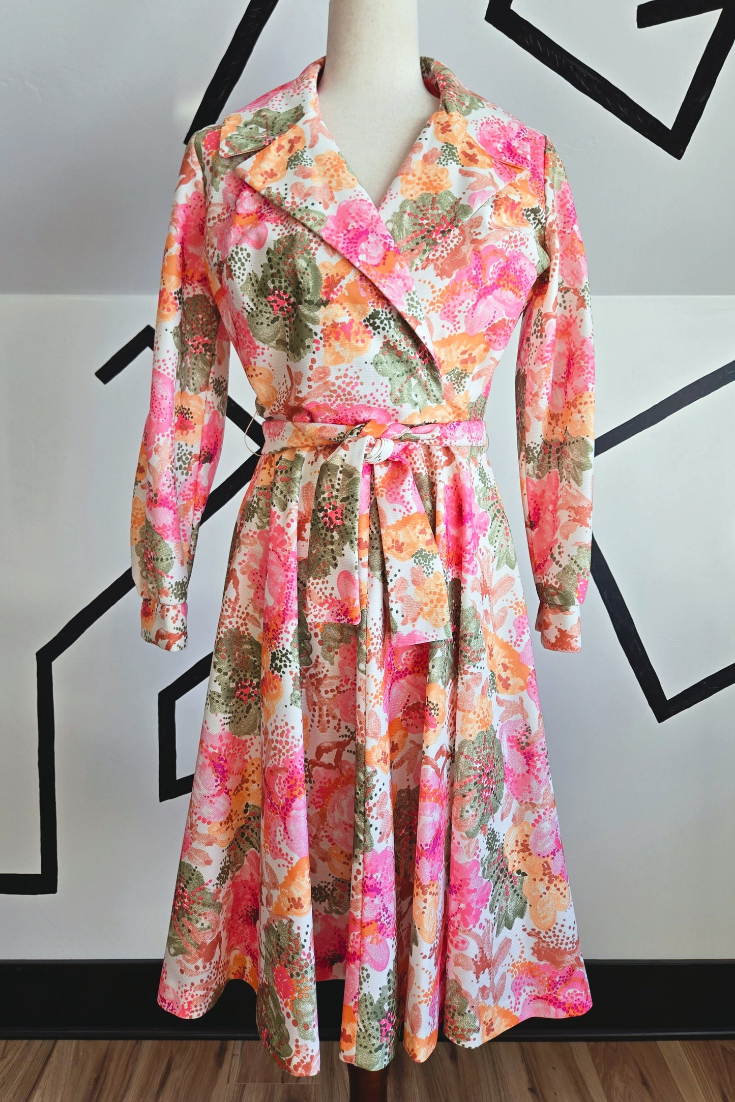 Dyanne Dallas Vintage 70s Bright Floral Dress with Belt - small