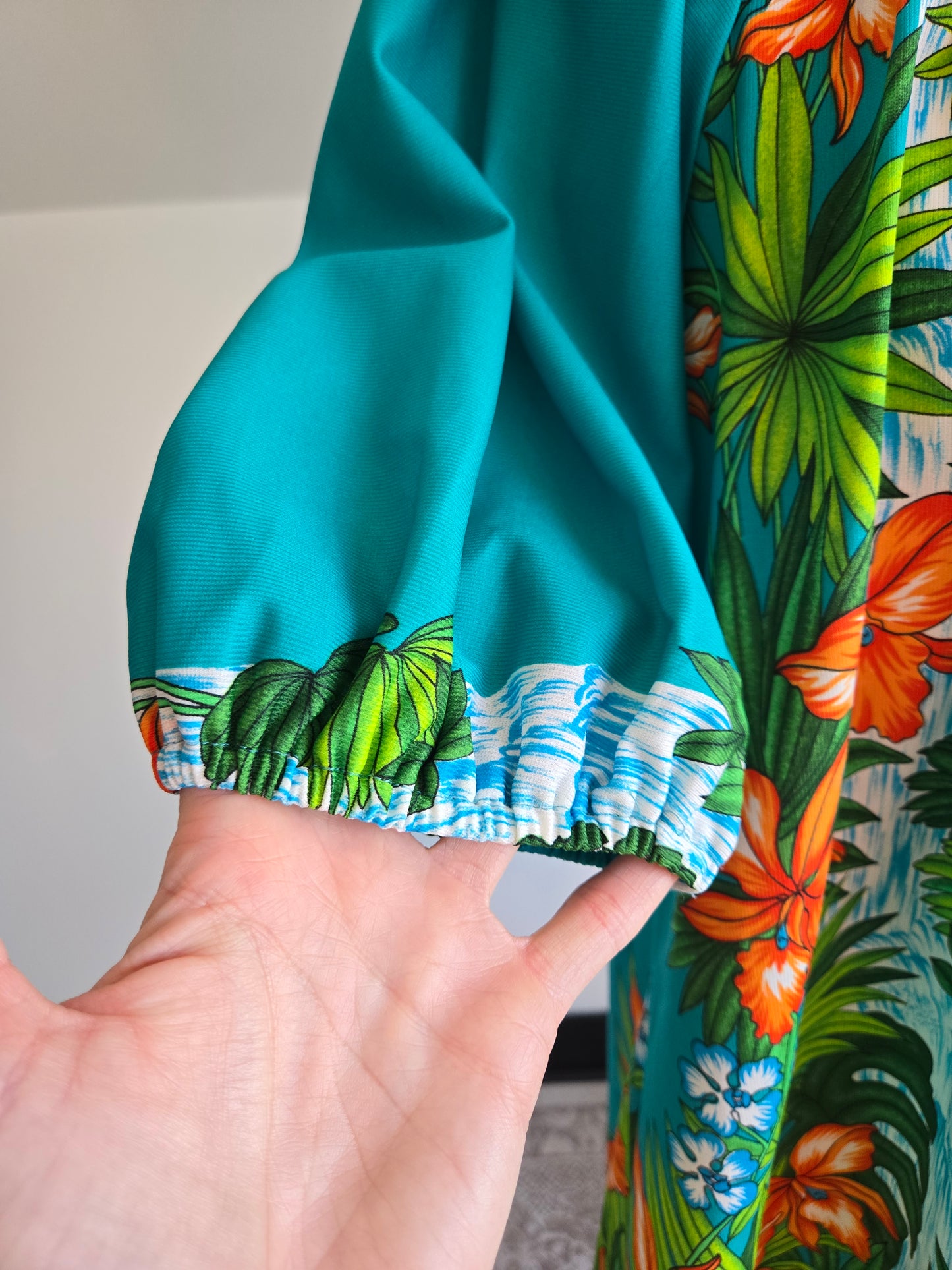 Sidan Hawaii Vintage Waterfall Muumuu - Medium
