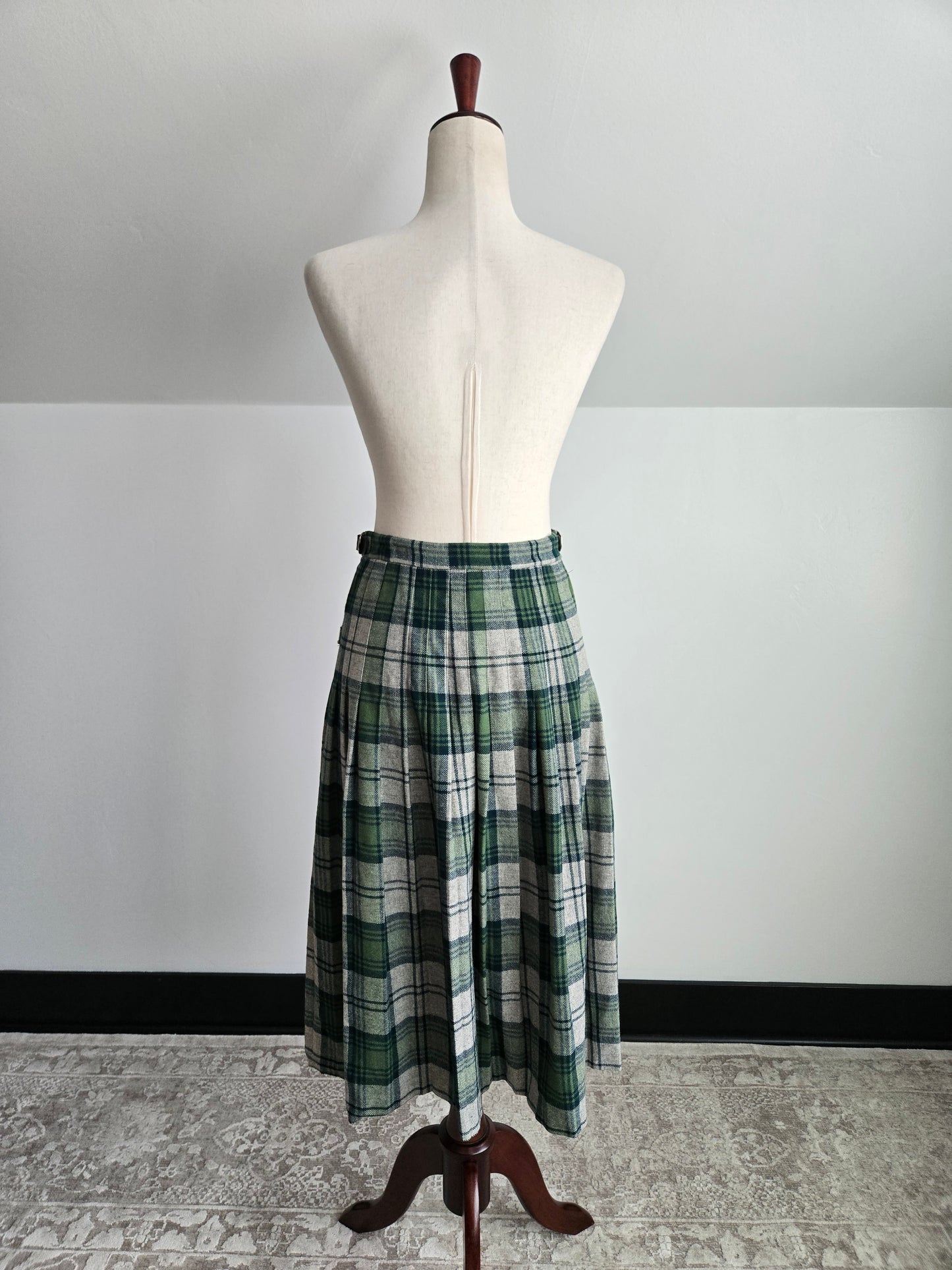 Hyland Vintage Scottish Wool Plaid Skirt Made in Scotland - W26-28"