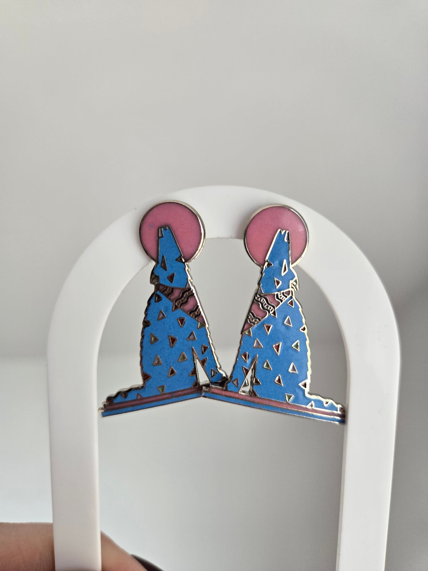 Signed Howling at the Moon Coyote Earrings - Pierced